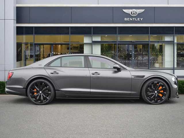 4:Bentley Flying Spur Black Edition V8 Hybrid, Saloon, Magnetic, Bentley High Wycombe