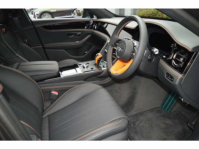 27:Bentley Flying Spur Black Edition V8 Hybrid, Saloon, Magnetic, Bentley High Wycombe