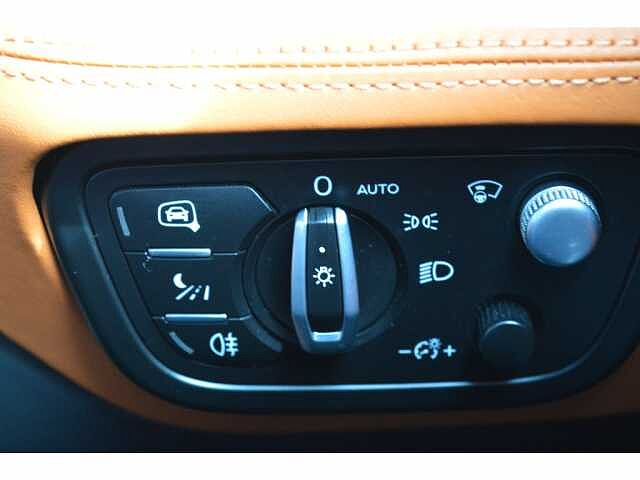 28:Bentley Bentayga S V8, SUV, Cambrian Grey, Bentley High Wycombe