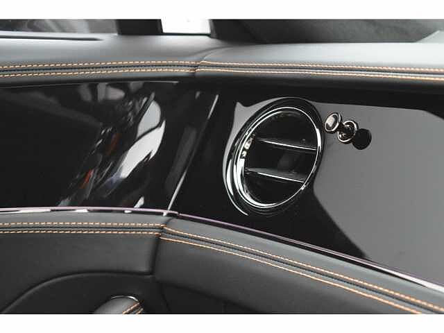 33:Bentley Flying Spur Black Edition V8 Hybrid, Saloon, Magnetic, Bentley High Wycombe