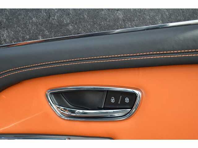 15:Bentley Bentayga S V8, SUV, Cambrian Grey, Bentley High Wycombe