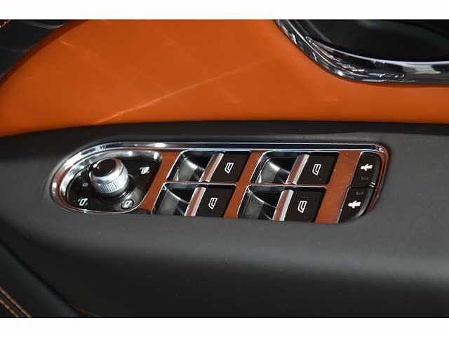 14:Bentley Bentayga S V8, SUV, Cambrian Grey, Bentley High Wycombe