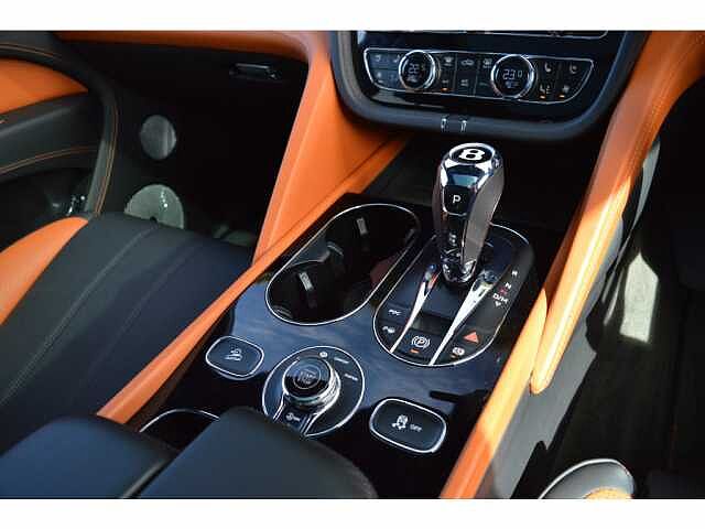 39:Bentley Bentayga S V8, SUV, Cambrian Grey, Bentley High Wycombe