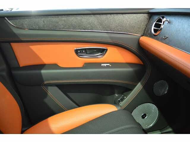 35:Bentley Bentayga S V8, SUV, Cambrian Grey, Bentley High Wycombe