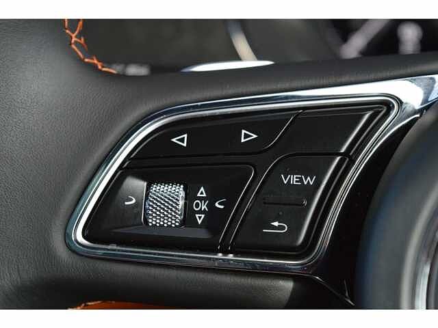 23:Bentley Bentayga S V8, SUV, Cambrian Grey, Bentley High Wycombe