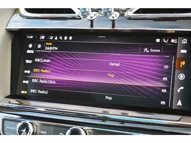 32:Bentley Bentayga S V8, SUV, Cambrian Grey, Bentley High Wycombe